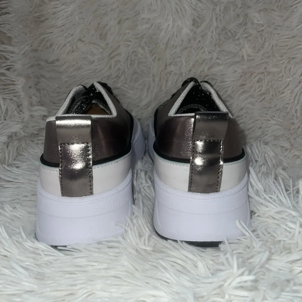 MKS brand new.‎ Size 6